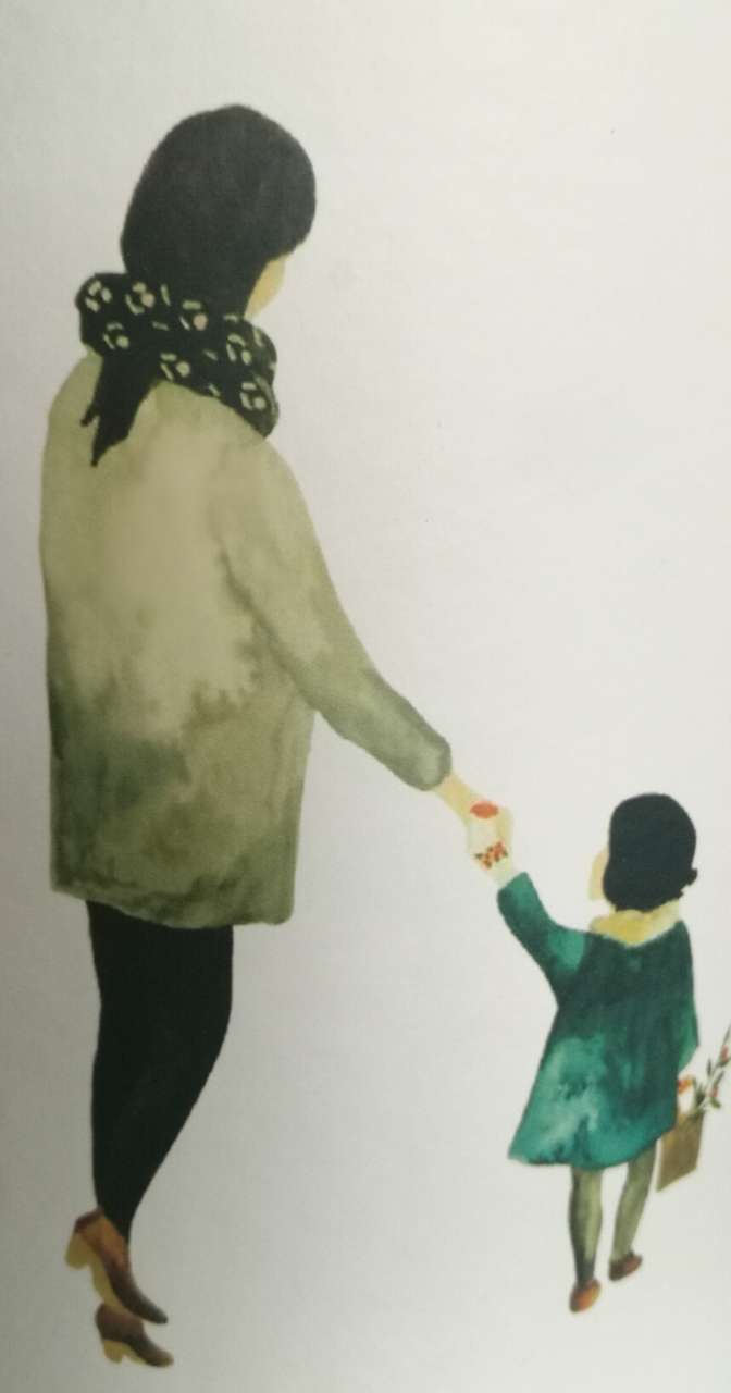 妈妈牵手的时光最幸福.